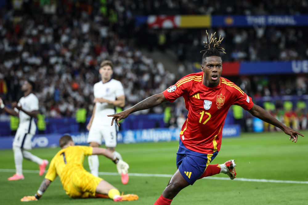 西班牙队女子足球赛夺冠,挑战创纪录 西班牙队女子足球赛夺冠,挑战创纪录