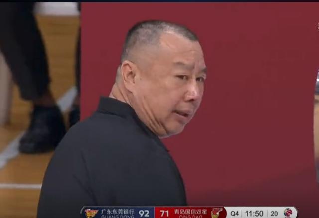 东莞银行队遭遇困境，需调整球队战术的简单介绍