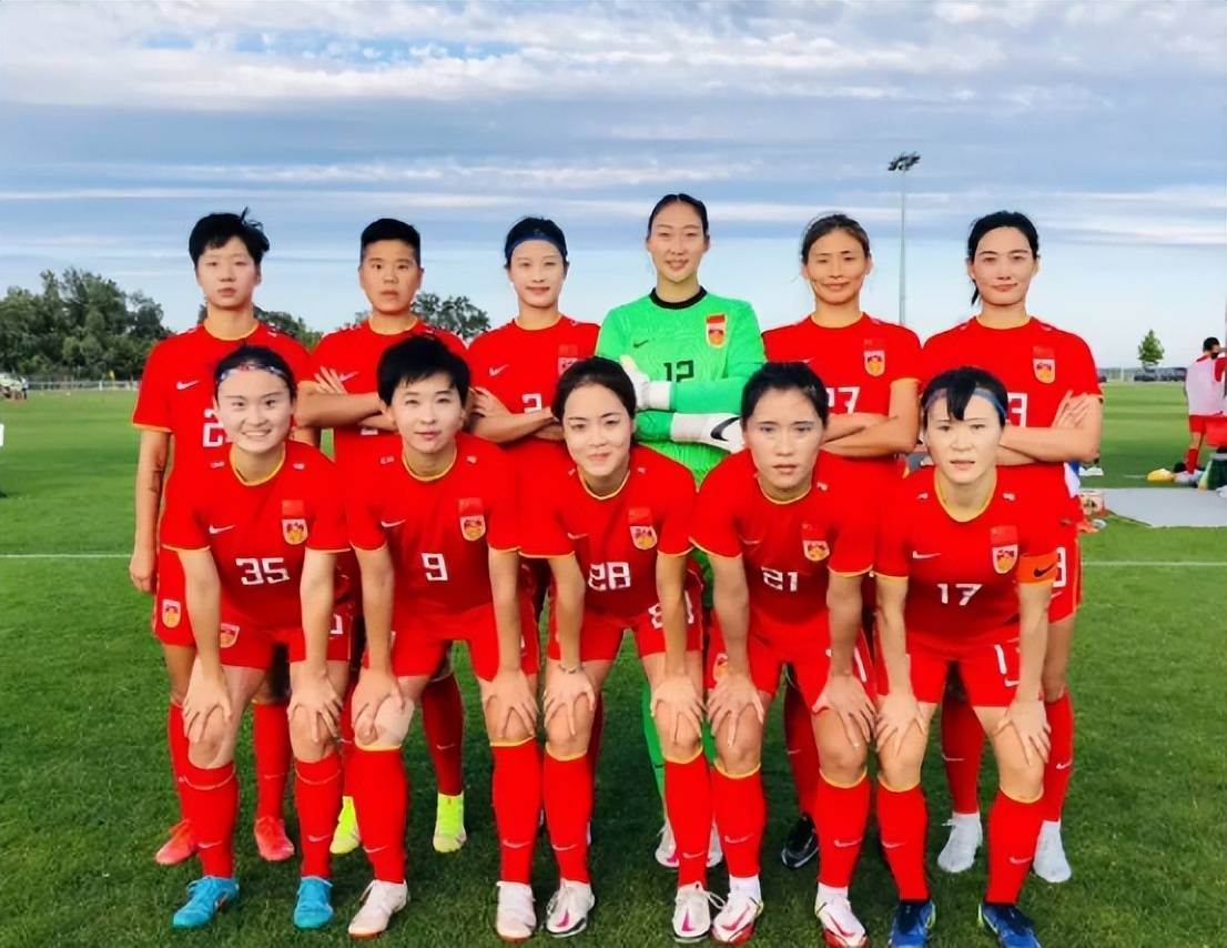 冲刺胜利!国内女足队伍在比赛中赢得掌声 冲刺胜利!国内女足队伍在比赛中赢得掌声