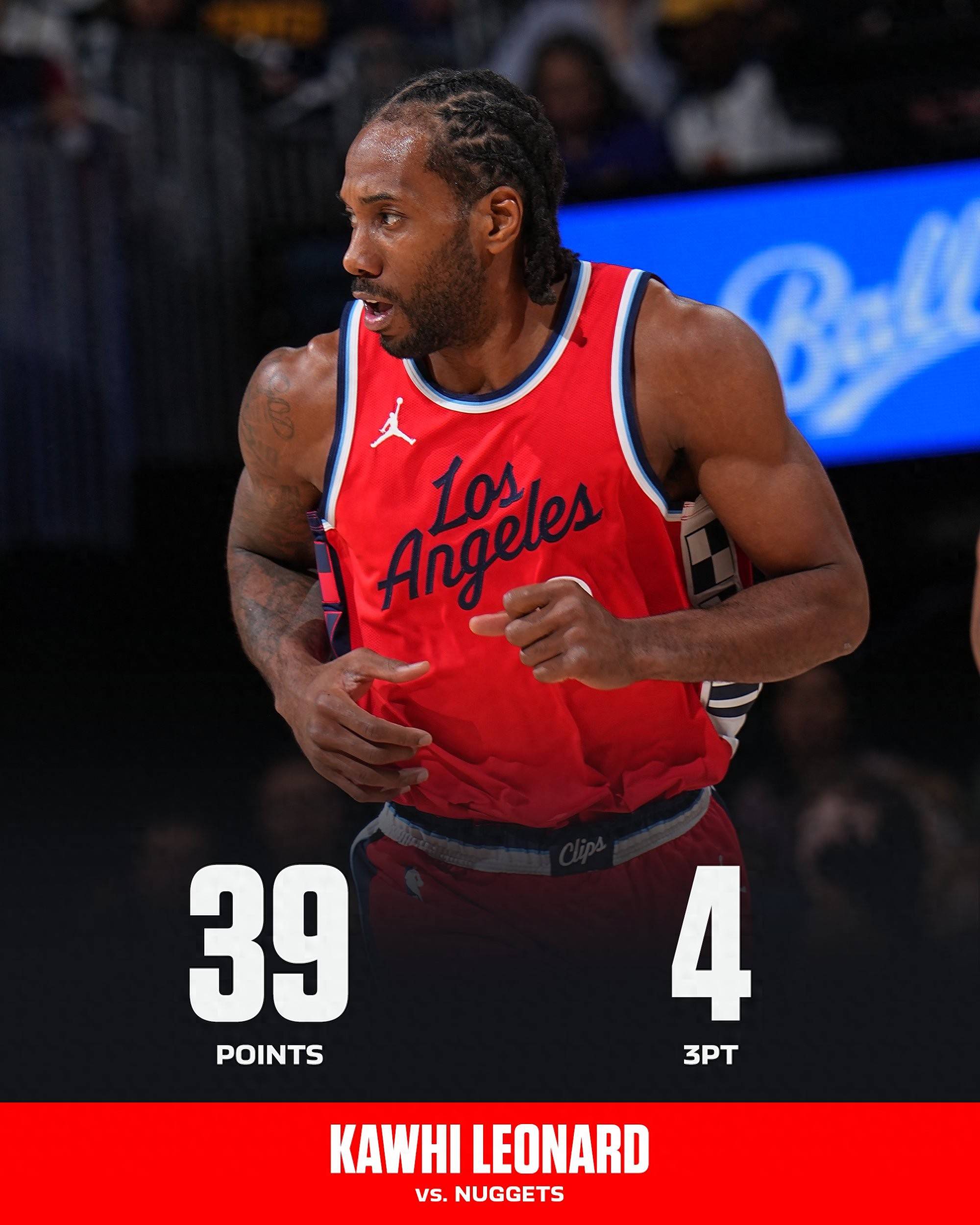 快船击败狂人取得胜利,莱昂纳德砍下32分 快船击败狂人取得胜利,莱昂纳德砍下32分