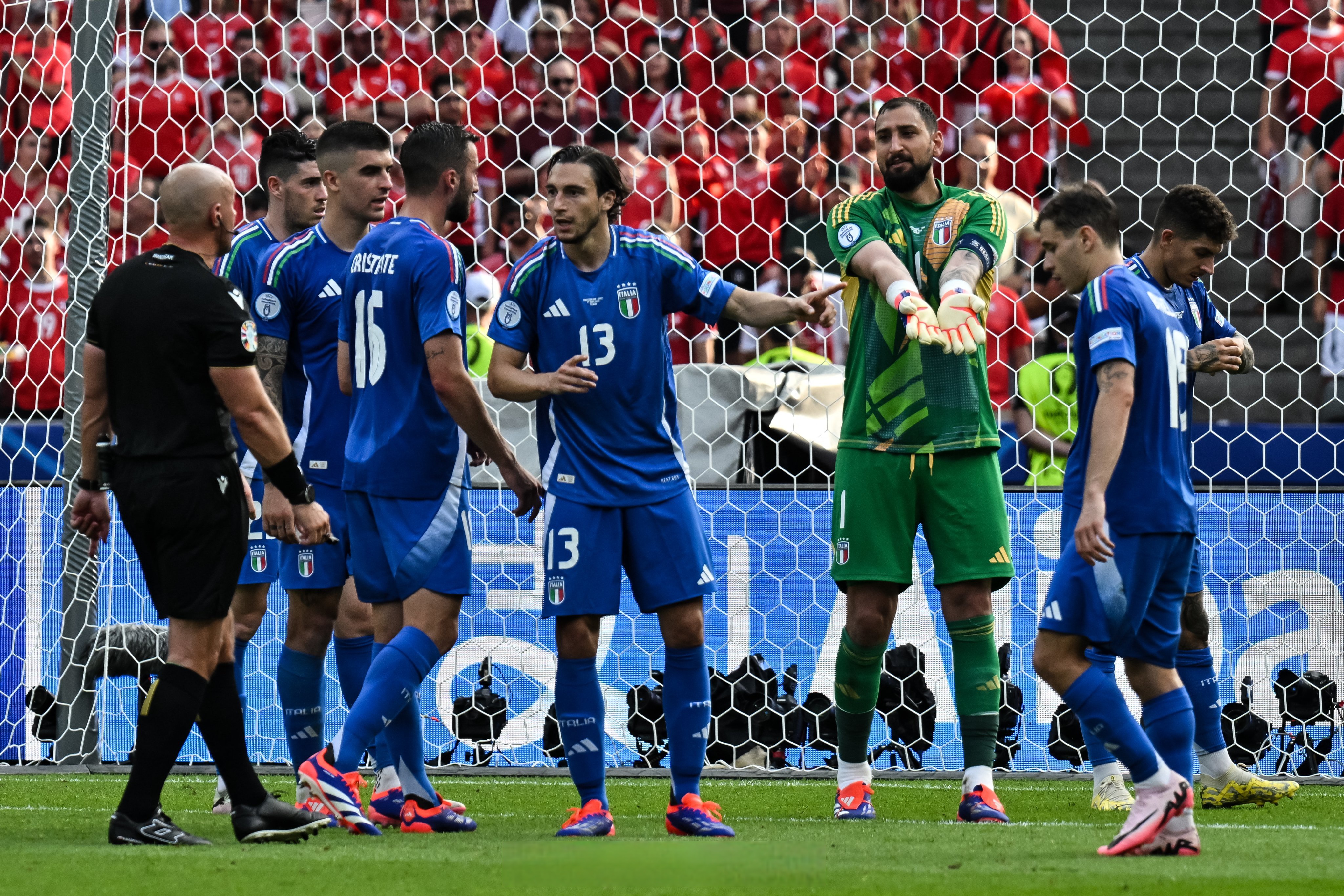 意大利夺得欧洲杯冠军，击败英格兰赢得历史性胜利