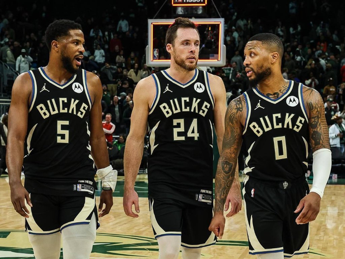 雄鹿横扫马刺，字母哥独得33分的简单介绍