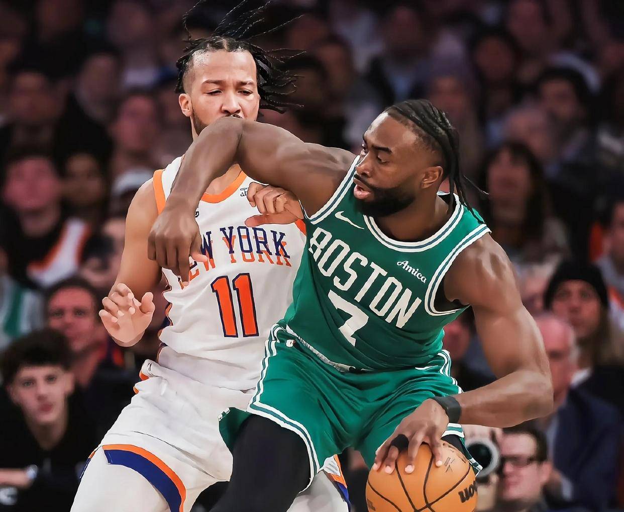 关于凯尔特人战胜公牛，泰特压哨绝杀的信息