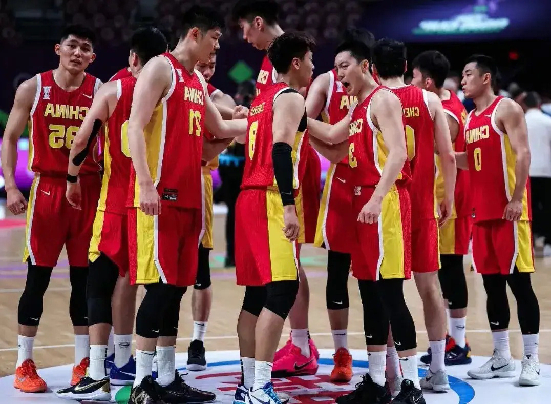 亚洲杯篮球锦标赛：伊朗队奋力争胜晋级